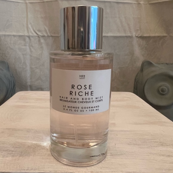 Urban Outfitters Other - ⚡️Urban Outfitters Rose Riche - 102